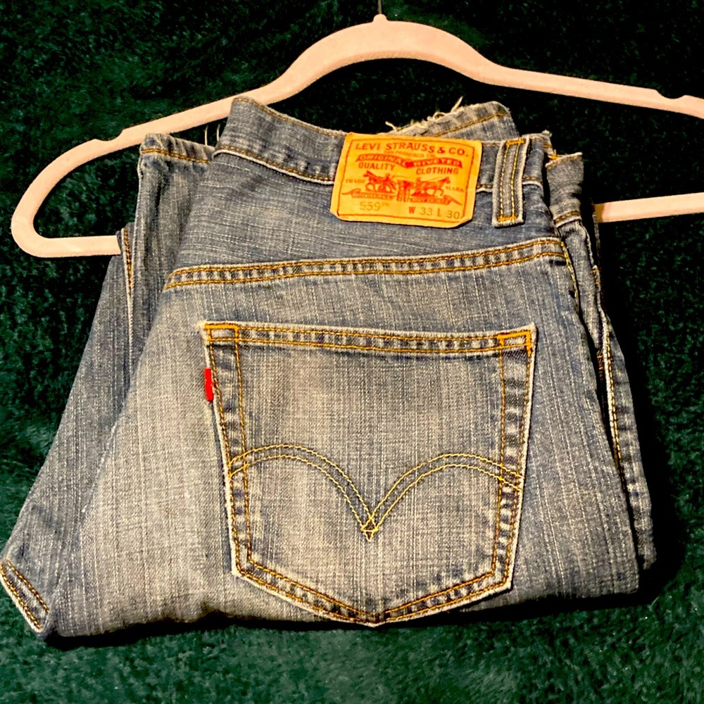Levi’s Relaxed Fit Straight 33/30 Jeans slightly worn at bottom see photos